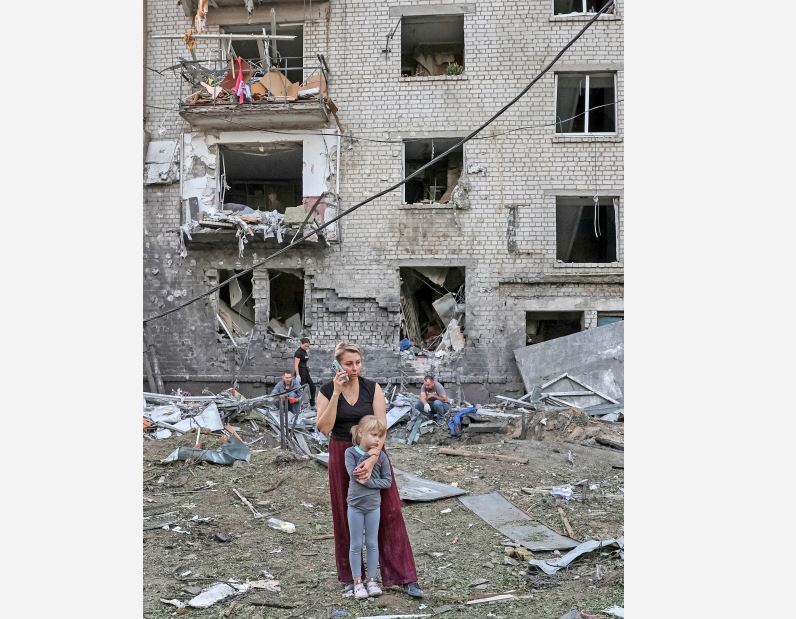 World News: 12 killed in air strikes on Kyiv